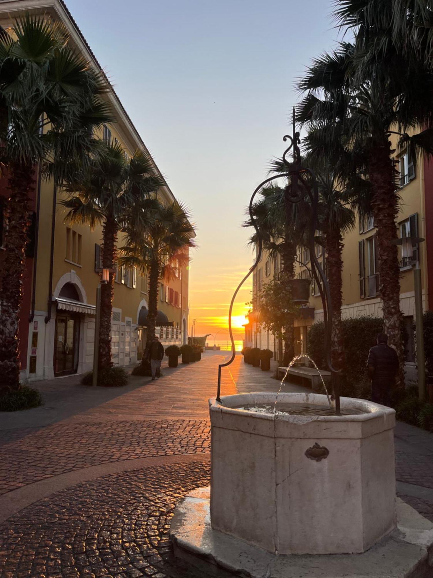Porto Valentino 2 Apartment Sirmione Exterior photo